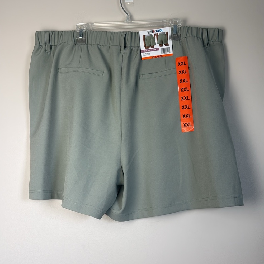 32 Degrees Women's Sage Green Pleated Shorts Size XXL NWT - Picture 9 of 9